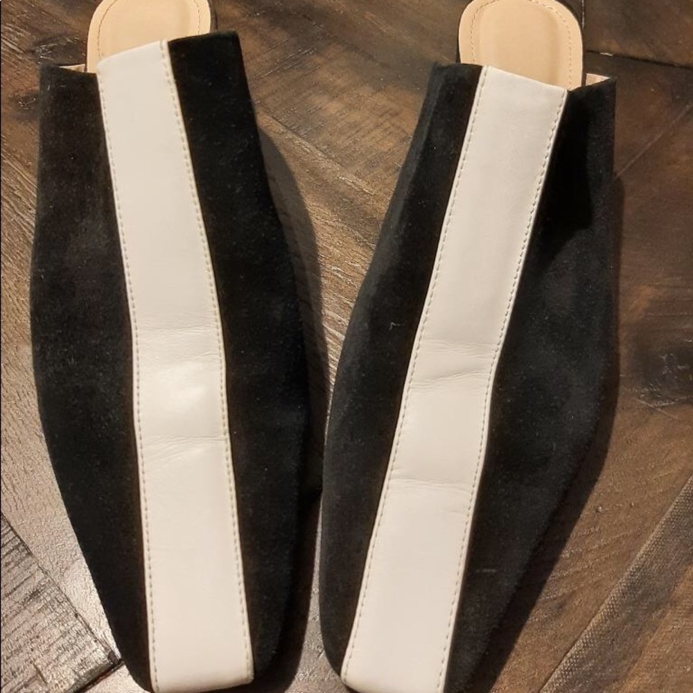 ✨Black & White Vero Cuoio Mules✨